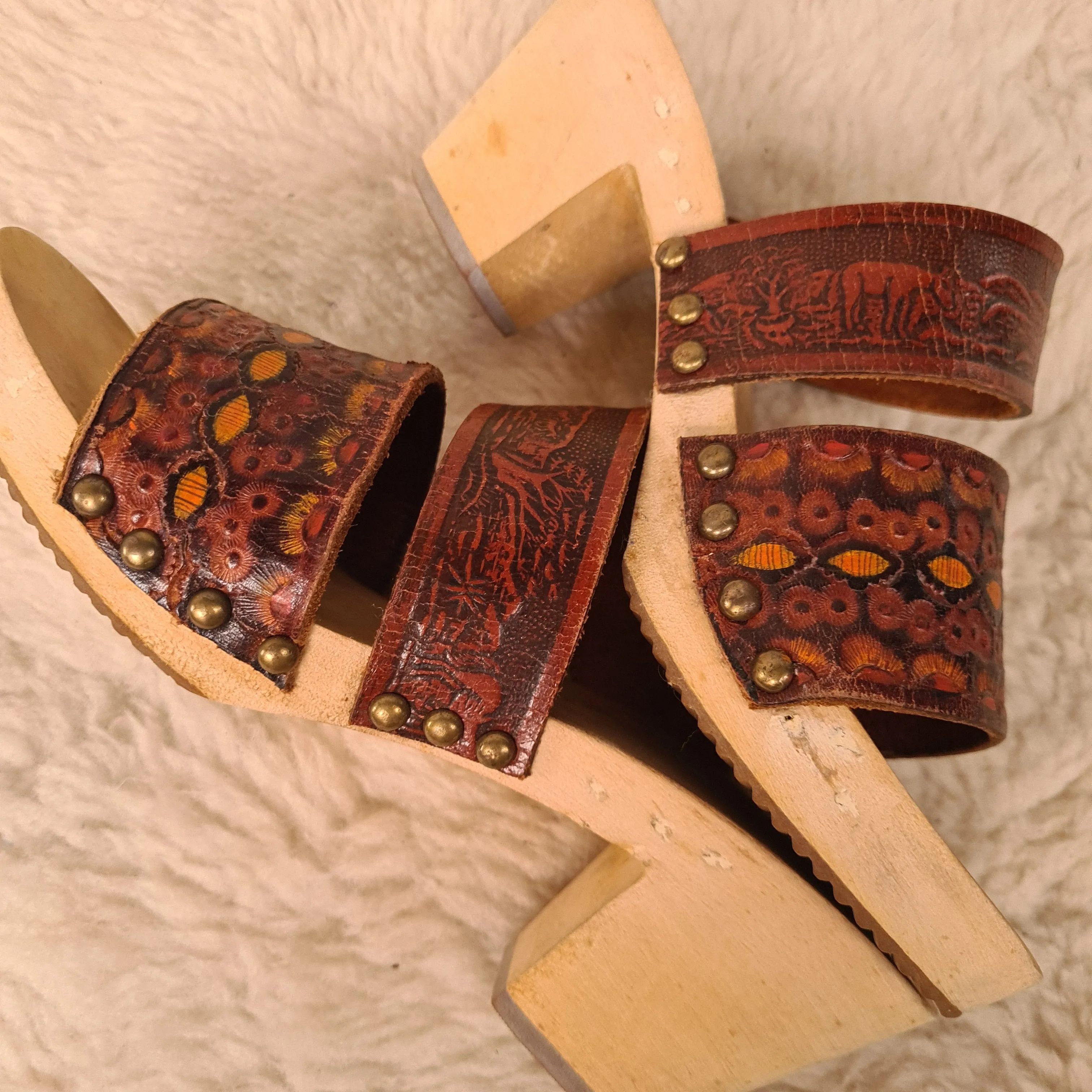 Tooled leather wooden shoes size 7